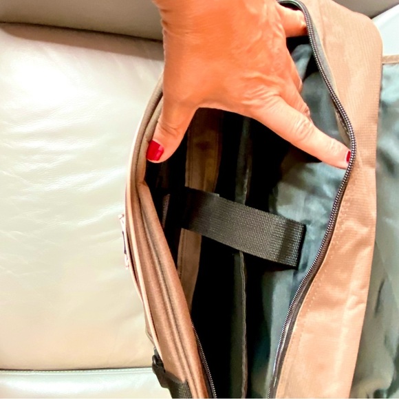 Tracker Brown and Pink Messenger School Work Bag Never Used - Picture 4 of 16